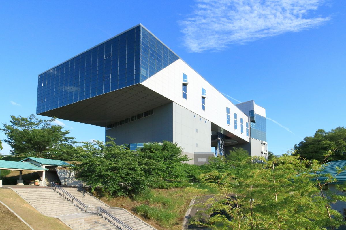 Akita Museum of Modern Art