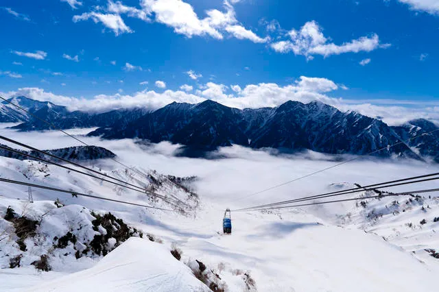snow wall toyama