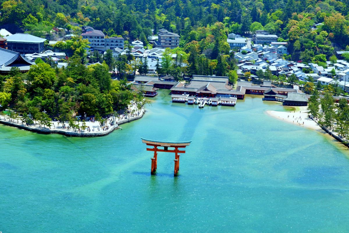 Itsukushima Jinja Shrine