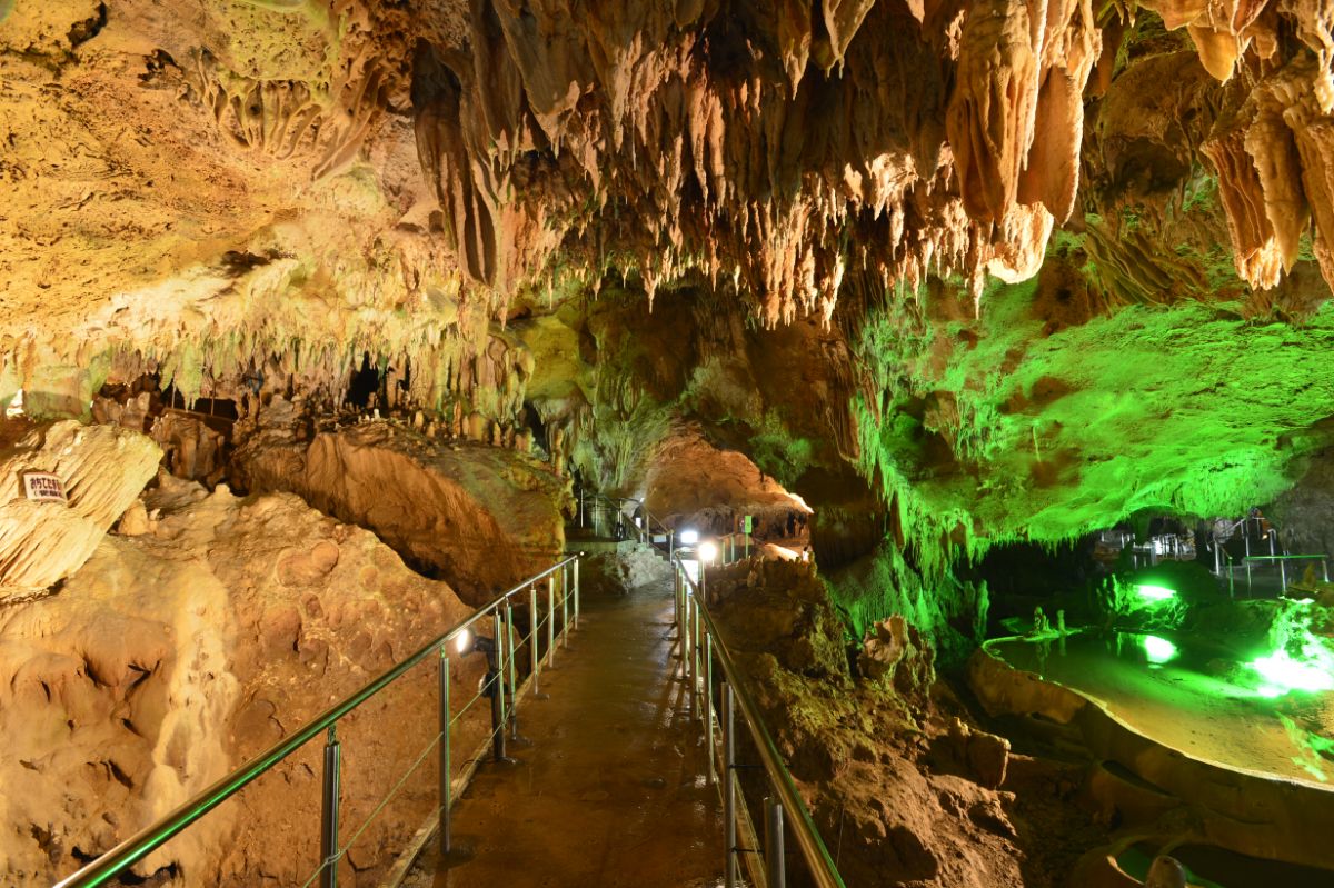 Ishigakijima Island Stalactite Cave