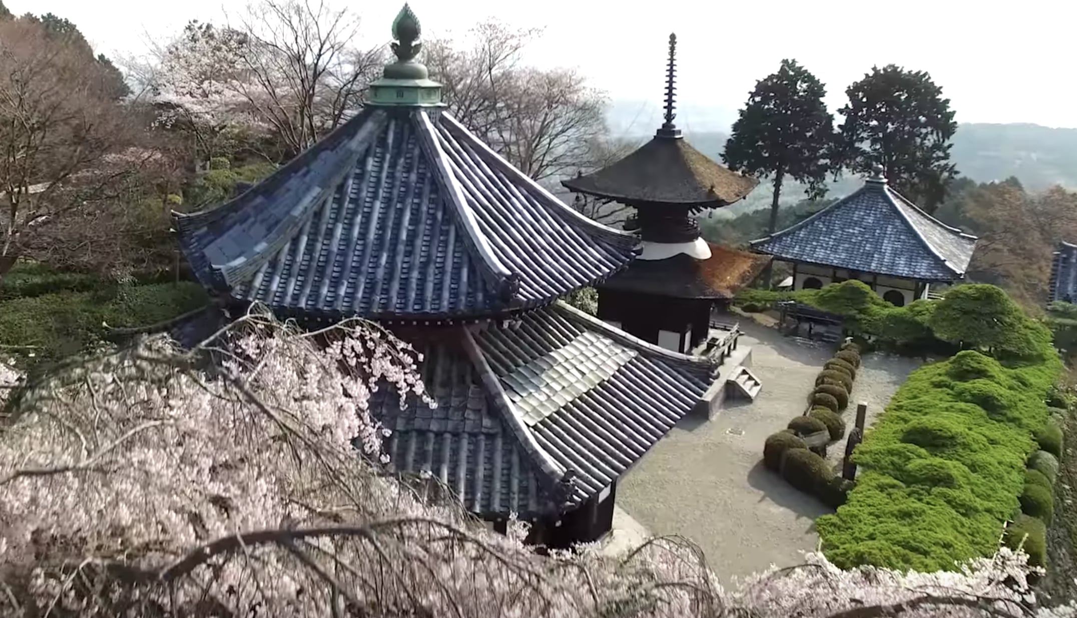 Yoshiminedera Temple