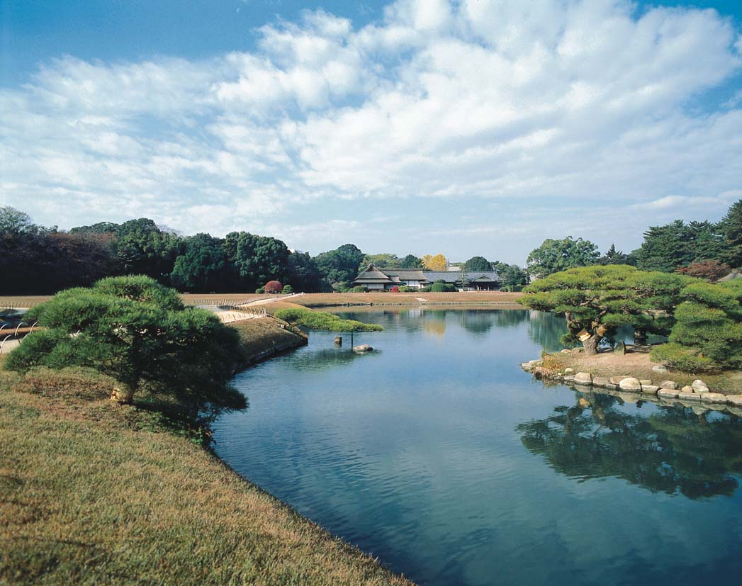 Trip to ceramic art experiences in Bizen and natural beauty spot Koraku-en Garden