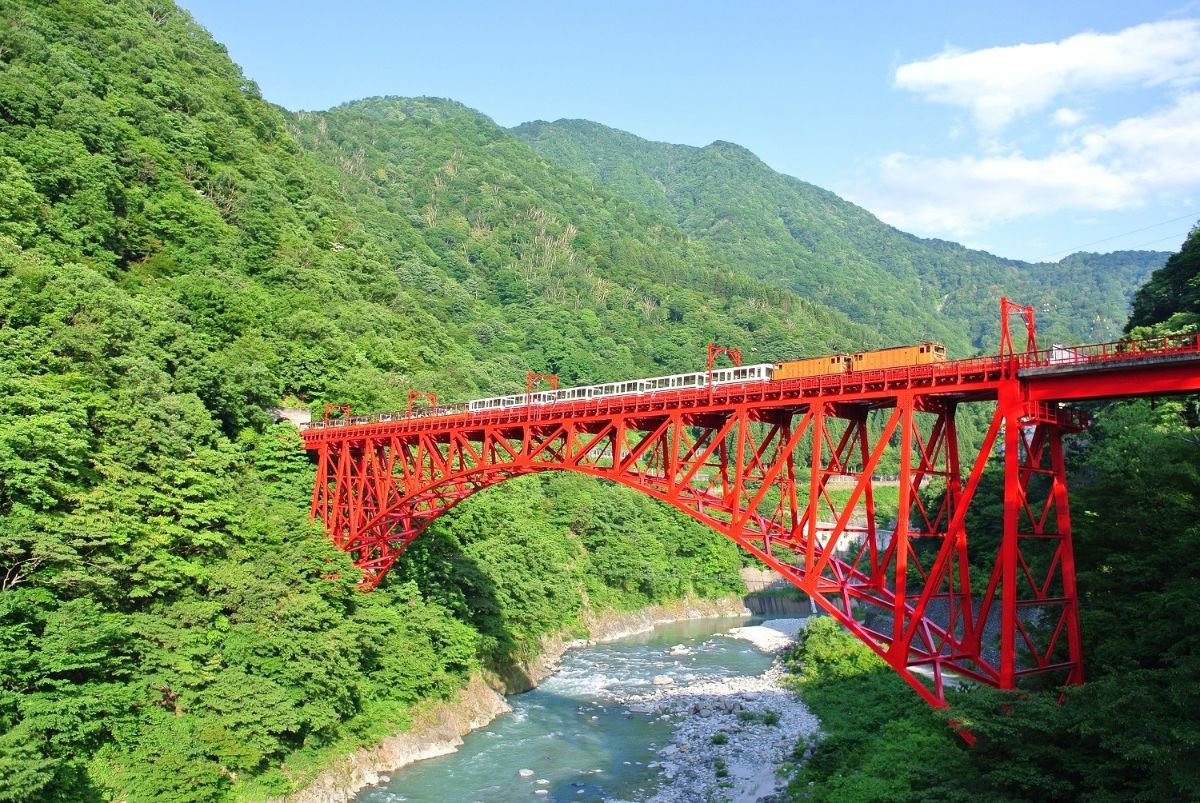 Kurobe Gorge Railway