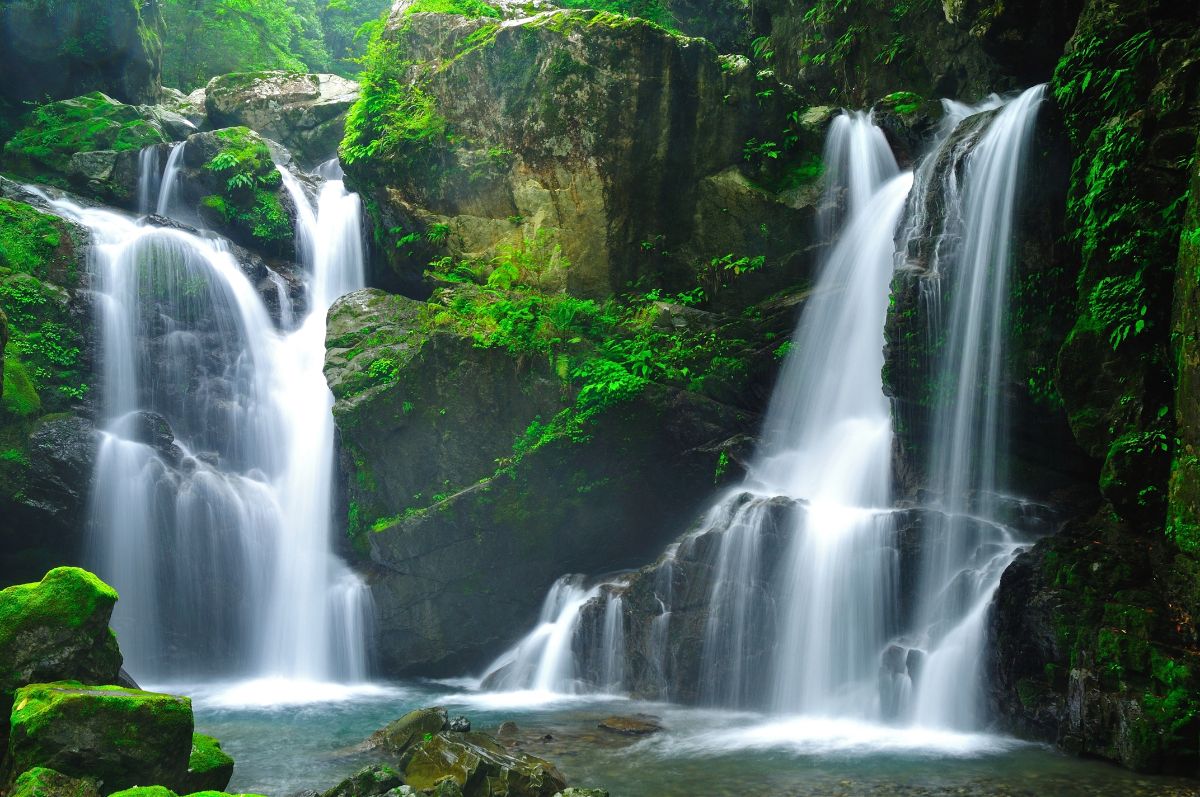 Todoroki no Taki Waterfall