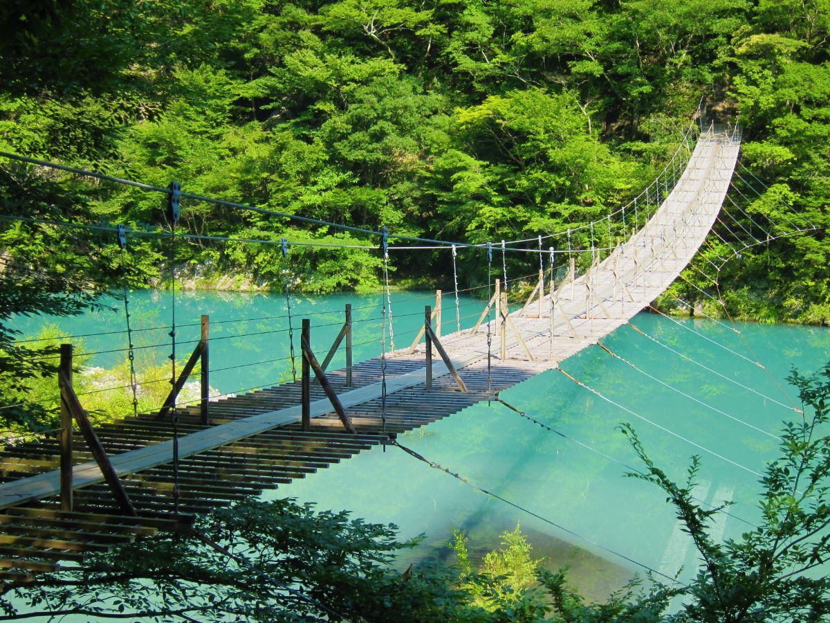 Yumeno Tsuribashi Bridge