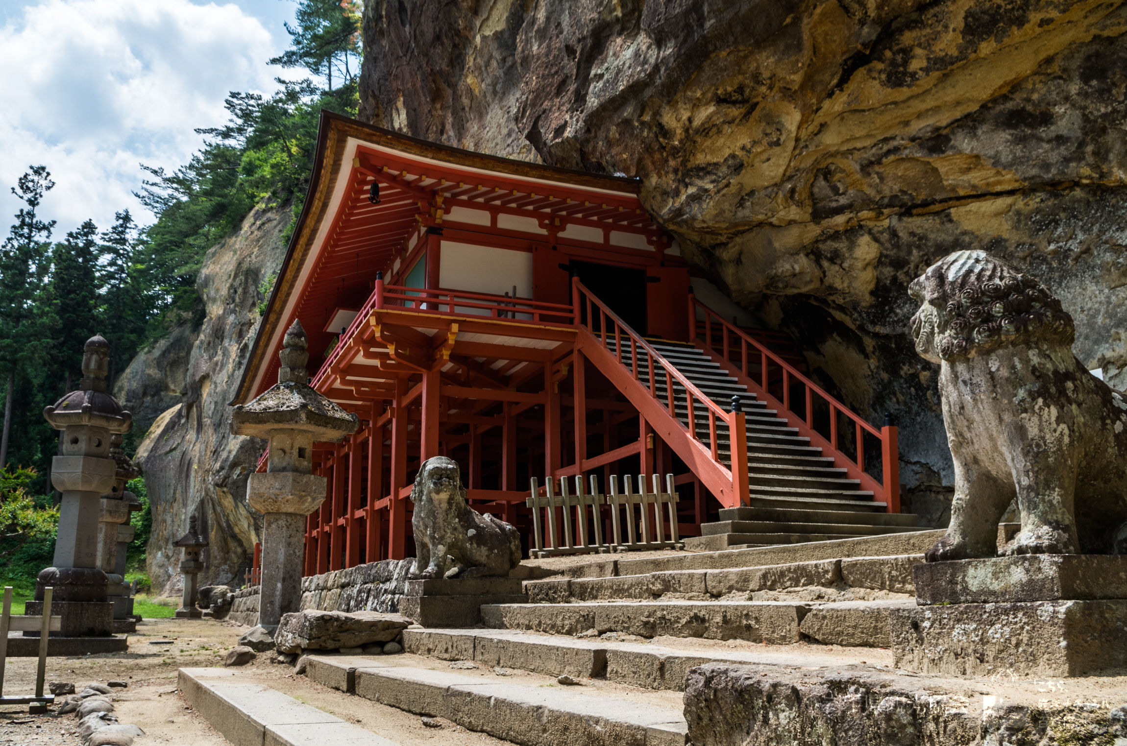 Takkoku no Iwaya Temple