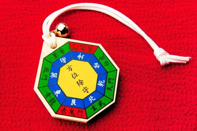 shrine_temple_luckycharm